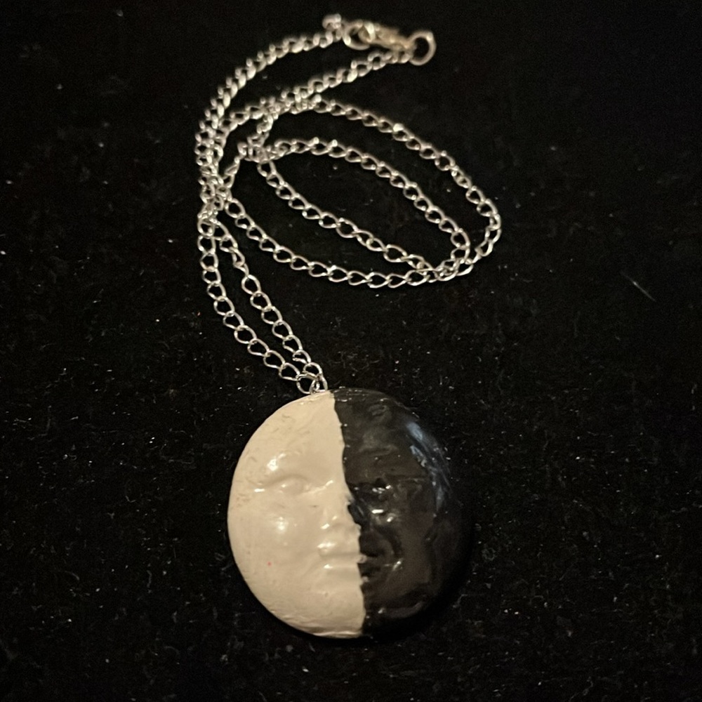 Black and White Pendant Necklace - Picture 12 of 16